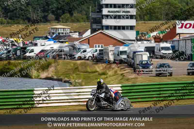 Vintage motorcycle club;eventdigitalimages;mallory park;mallory park trackday photographs;no limits trackdays;peter wileman photography;trackday digital images;trackday photos;vmcc festival 1000 bikes photographs